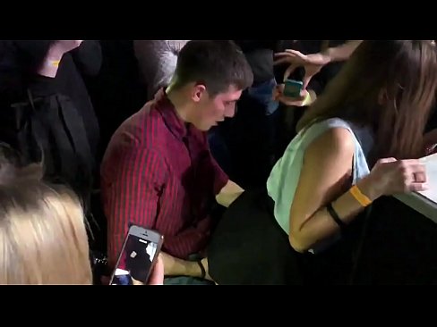 ❤️ Sesso reale in un nightclub russo. Ragazza russa di 18 anni nell'ano e nella vagina scopata in un nightclub Porno fb al it.obuvlisett.ru ❌️